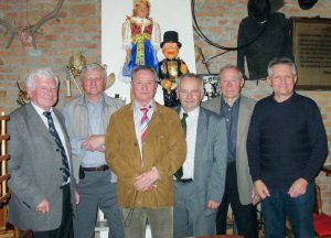 Prvé stretnutie „otcov zakladateľov“ sa konalo 2.4. 2008 v Piešťanoch. Zúčastnili sa na ňom Vincent Petényi, Štefan Rohár, Evgenij Akimov (výbor veteránov JE Rosenergoatom), Juraj Kmošena, Jozef Keher a Viliam Ziman.